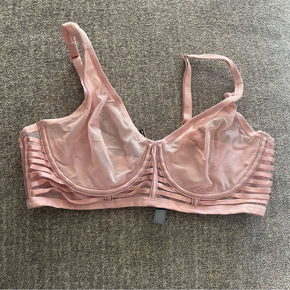 Victorias Secret Very Sexy Unlined Mesh Plunge Bra